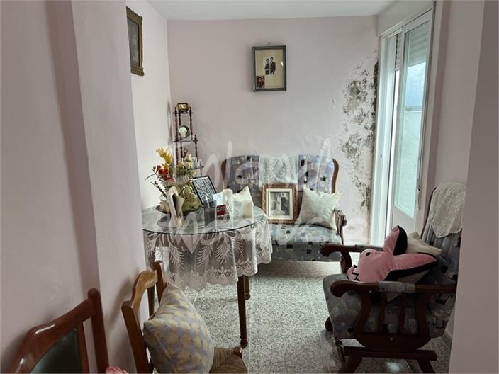 Image No.8-5 Bed House for sale