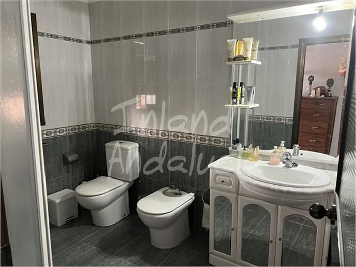 Image No.13-4 Bed House for sale