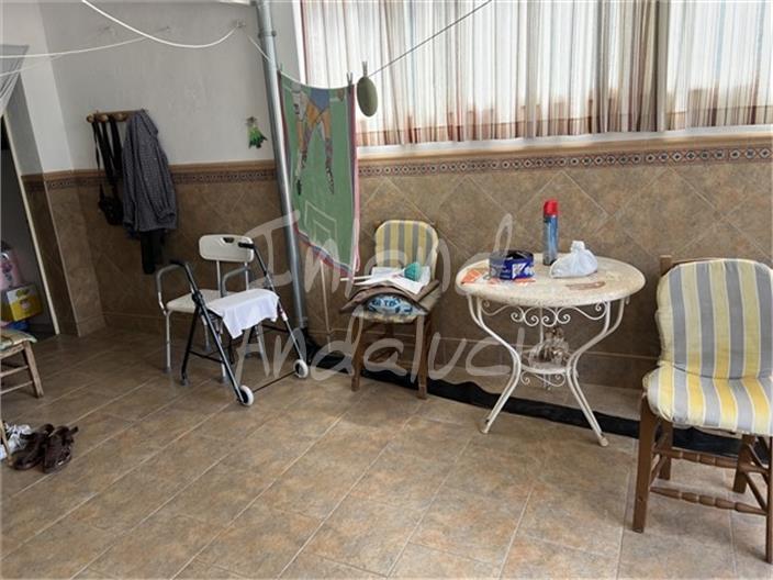 Image No.8-4 Bed House for sale