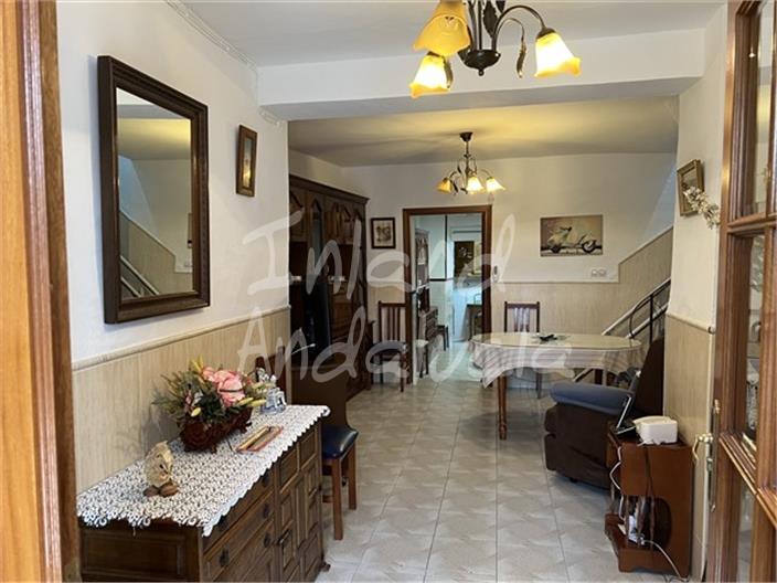 Image No.11-2 Bed House for sale