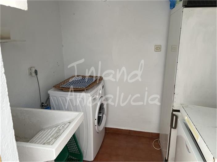 Image No.12-2 Bed House for sale