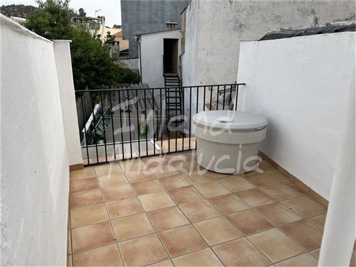 Image No.16-2 Bed House for sale