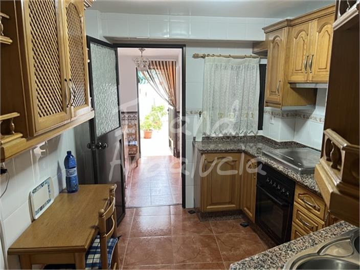 Image No.8-2 Bed House for sale