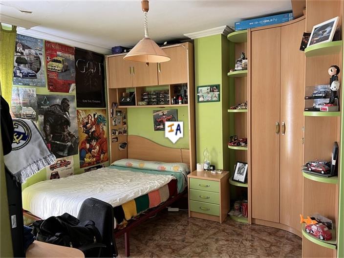 Image No.15-4 Bed House for sale