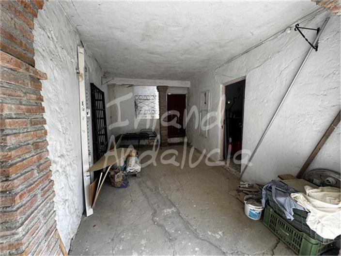 Image No.15-3 Bed Farmhouse for sale