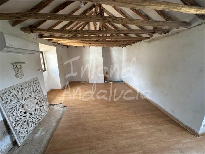 Image No.10-3 Bed Farmhouse for sale