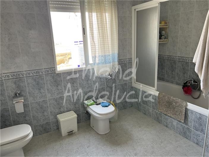 Image No.11-4 Bed House for sale