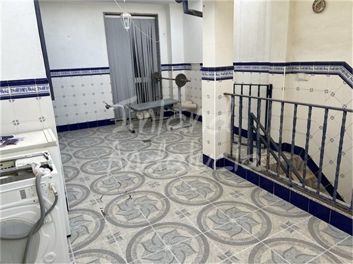 Image No.14-4 Bed House for sale