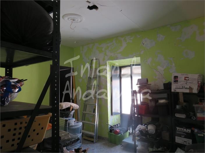 Image No.15-4 Bed House for sale