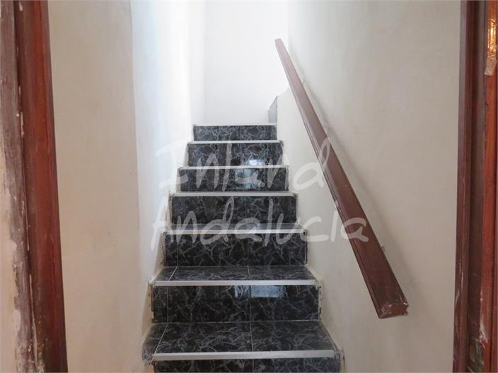 Image No.17-4 Bed House for sale