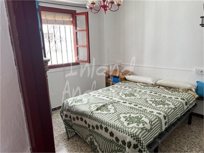 Image No.12-5 Bed House for sale