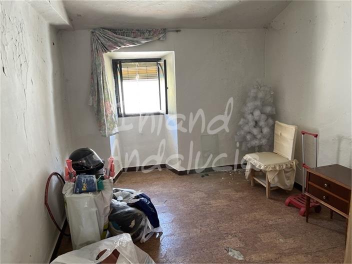 Image No.15-5 Bed House for sale