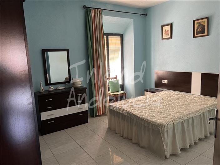 Image No.6-5 Bed House for sale