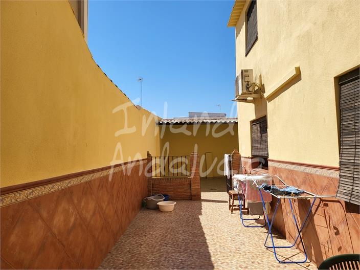 Image No.12-2 Bed Property for sale