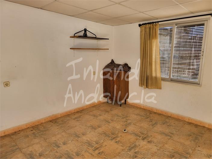 Image No.15-2 Bed Property for sale