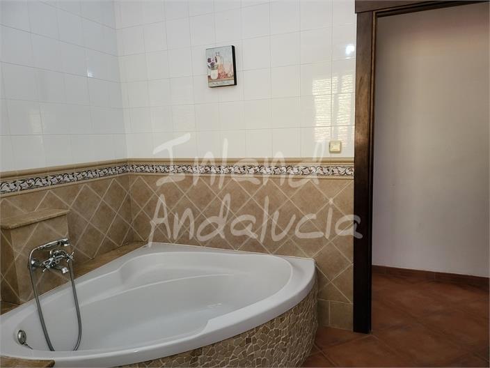 Image No.8-2 Bed Property for sale