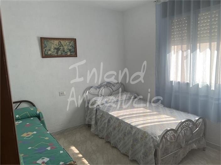 Image No.12-4 Bed House for sale