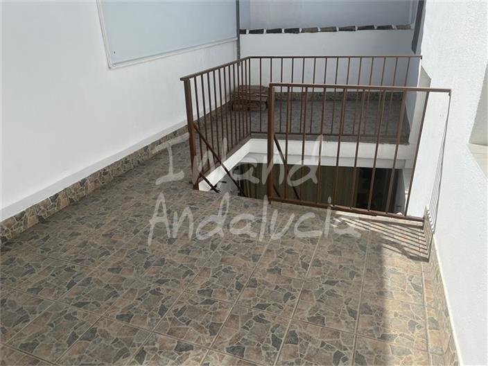 Image No.15-4 Bed House for sale