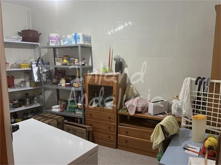 Image No.16-4 Bed House for sale