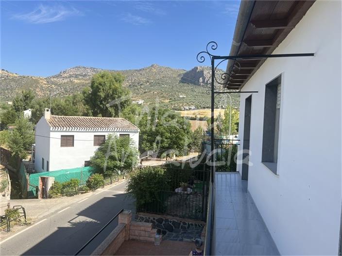 Image No.3-4 Bed House for sale