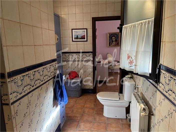 Image No.12-5 Bed House for sale