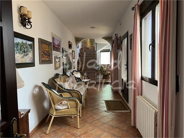 Image No.15-5 Bed House for sale