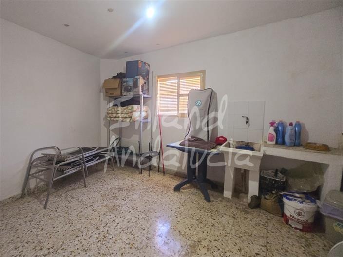 Image No.14-3 Bed House for sale