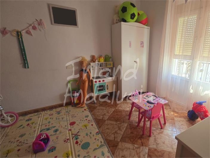 Image No.10-3 Bed House for sale