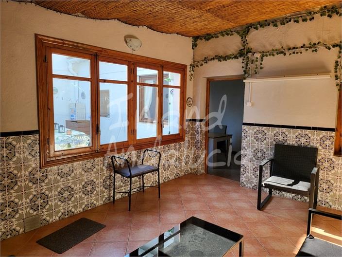 Image No.12-4 Bed House for sale