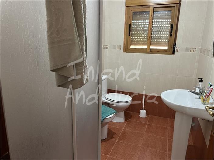 Image No.11-2 Bed House for sale