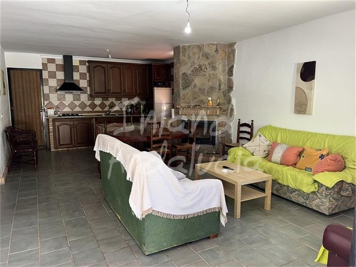 Image No.12-2 Bed House for sale