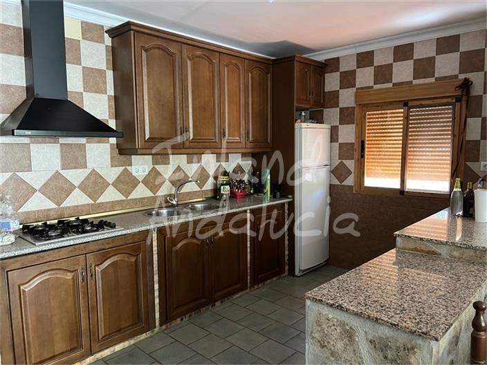 Image No.4-2 Bed House for sale