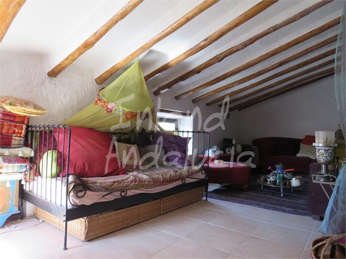 Image No.13-3 Bed House for sale