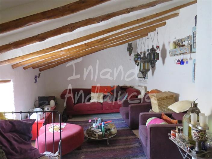 Image No.6-3 Bed House for sale