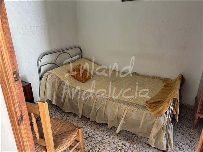 Image No.12-3 Bed House for sale