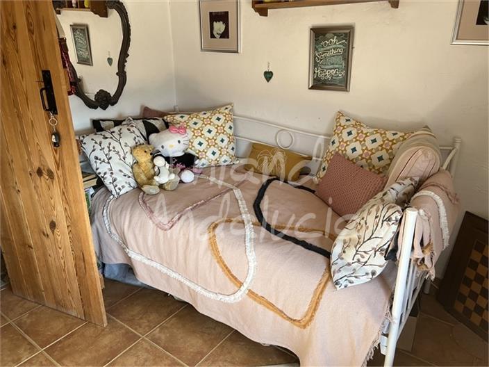 Image No.11-4 Bed Farmhouse for sale