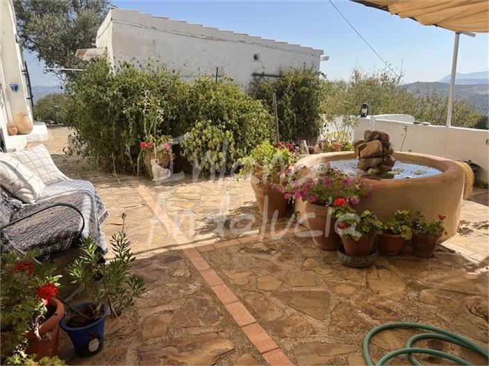 Image No.15-4 Bed Farmhouse for sale