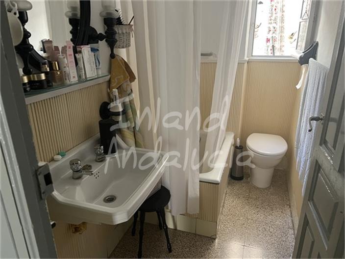 Image No.7-3 Bed House for sale