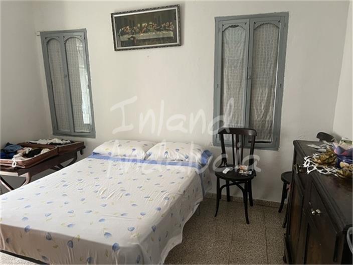 Image No.8-3 Bed House for sale