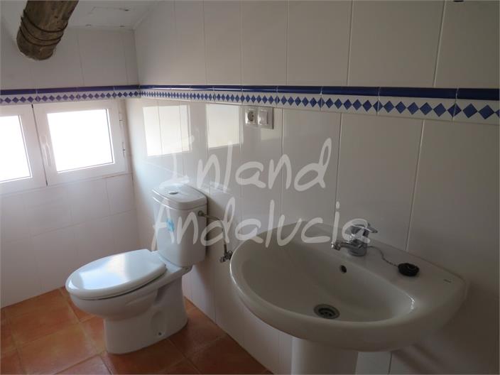 Image No.16-5 Bed House for sale