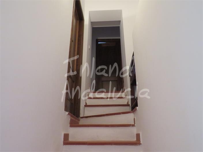Image No.9-5 Bed House for sale