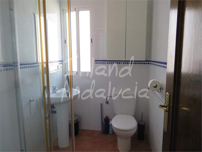 Image No.10-5 Bed House for sale