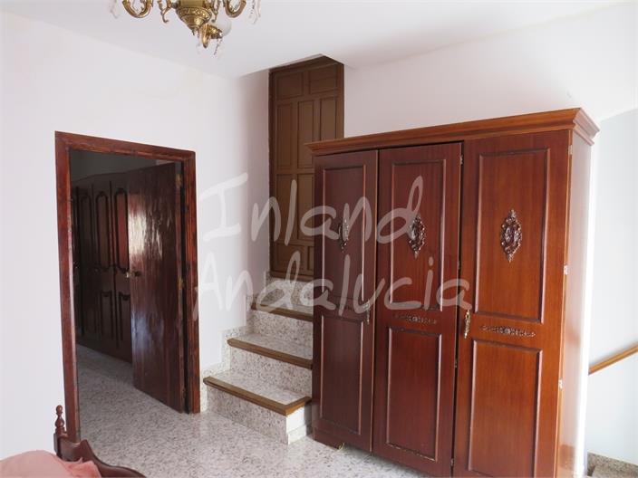 Image No.11-4 Bed House for sale