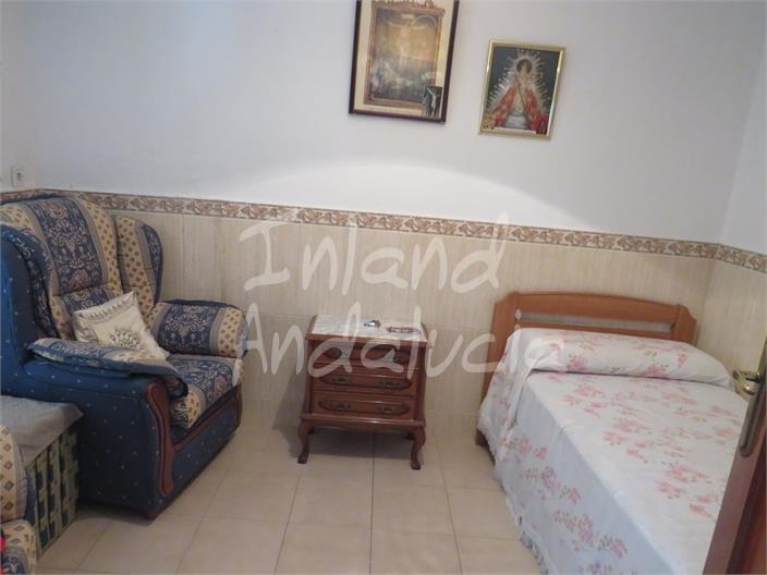 Image No.12-4 Bed House for sale