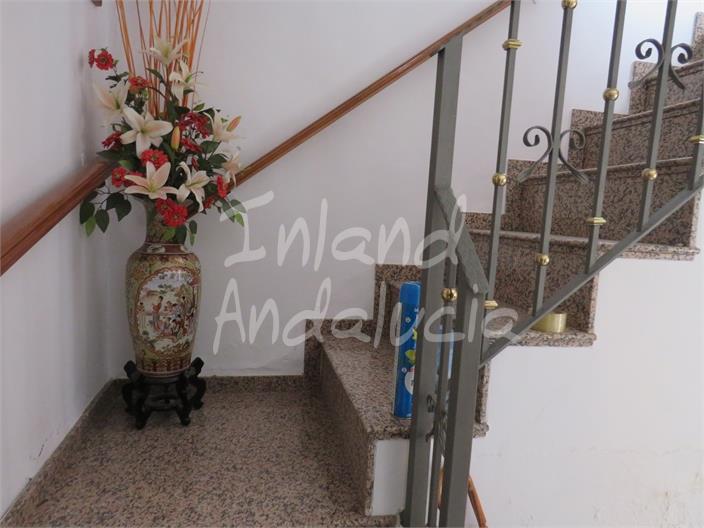 Image No.15-4 Bed House for sale