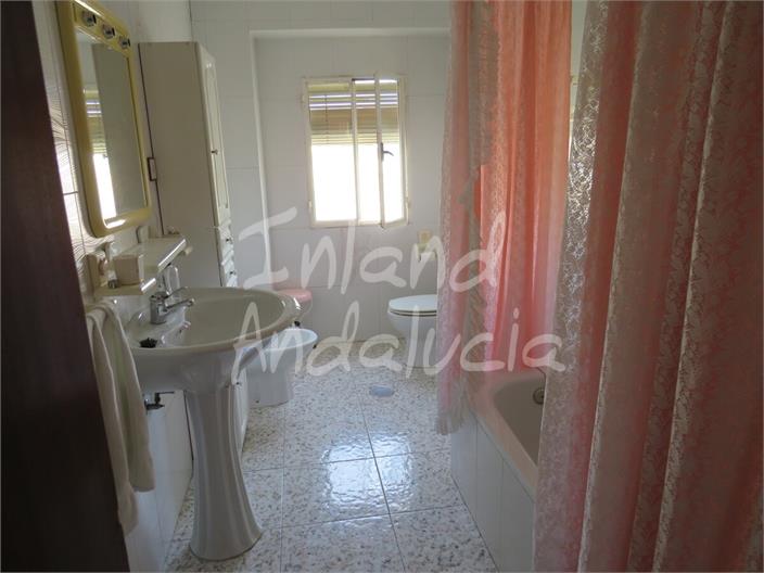 Image No.5-4 Bed House for sale