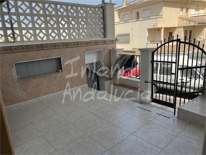 Image No.16-4 Bed House for sale