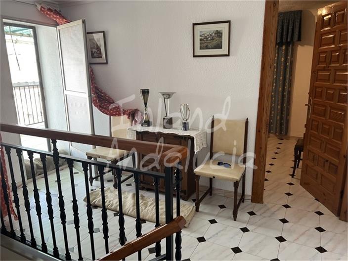 Image No.7-4 Bed House for sale