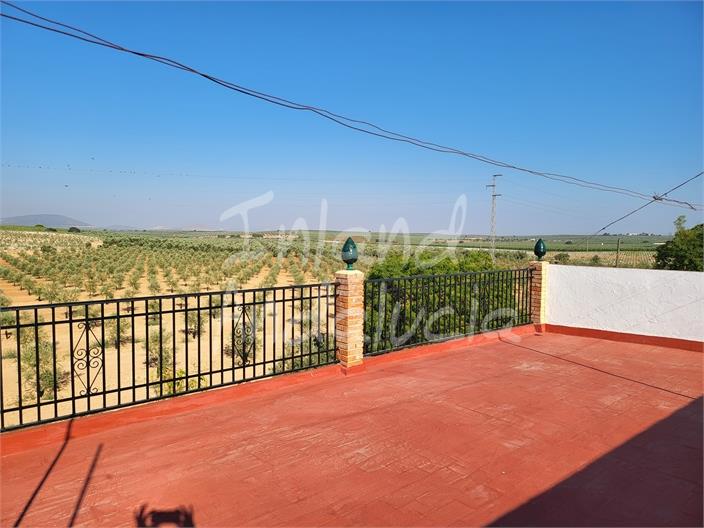 Image No.17-5 Bed House for sale