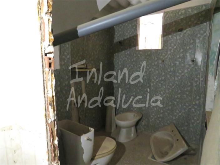 Image No.12-2 Bed House for sale